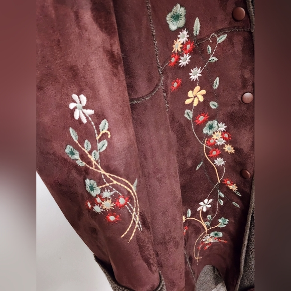Unique embroidered faux leather lined jacket | EUC - Picture 2 of 7